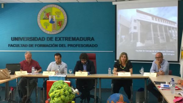 La UEx y el Gobierno de Extremadura apuestan por el bilingüismo