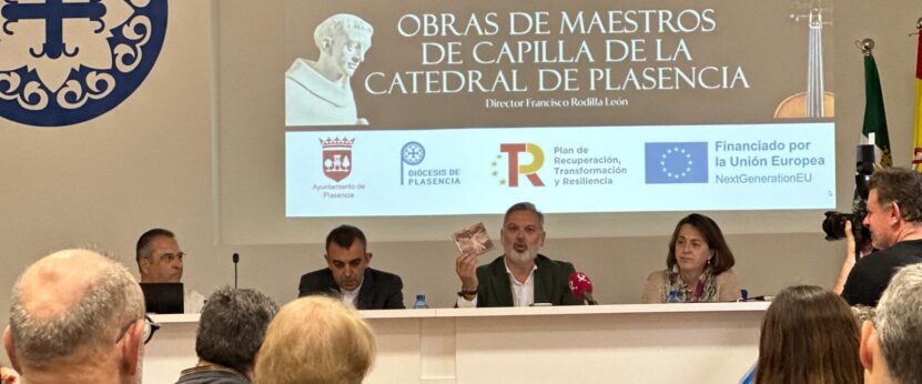 El Coro de la UEx presenta el disco “Música en la catedral de Plasencia”