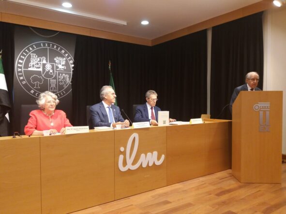 María Ángeles Durán Presenta El 31 De Octubre De 2018 En La Universidad De Extremadura Su Libro La Riqueza Invisible Del Ciudado