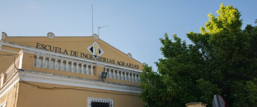 Fachada de la Escuela de Ingenierías Agrarias de la UEx en Badajoz