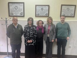 Mesa de los esponsables de la UEx reciben a los estudiantes de la Universidad de Educación de Chongquing (UEC) en su visita a la Escuela de Ingenierías Agrarias de la Universidad de Extremadura