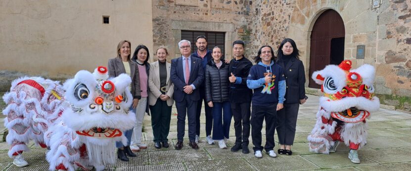 Estudiantes De La Universidad De Educación De Chongqing Participarán Este Sábado En La Gimnastrada Con El Baile Del Dragón