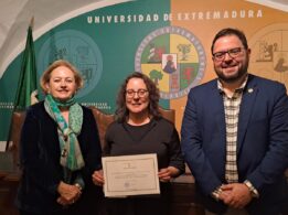 Elena Galadí Enríquez gana el Premio “Aula de Flamenco UEx-Diputación de Badajoz-Diputación de Cá...