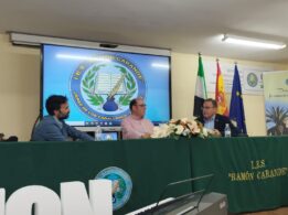 La Universidad de Extremadura, premiada por su compromiso educativo en el 60 aniversario del IES ...