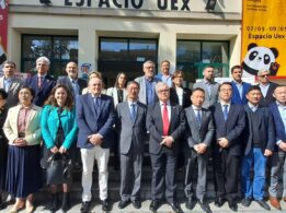 Autoridades En La Inauguración Del Instituto Panda
