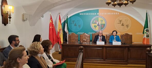 Bienvenida Delegación China En Rectorado Mesa Presidencial