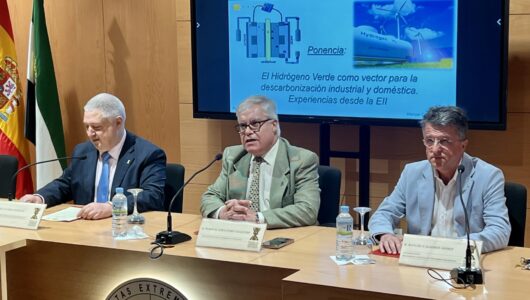 La Escuela de Ingenierías Industriales se consolida como referente en tecnologías del hidrógeno v...