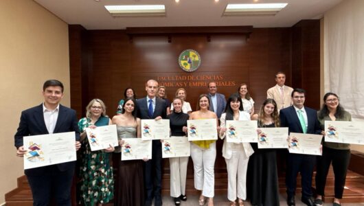 Caja Rural de Extremadura premia la excelencia académica en la Facultad de Ciencias Económicas y ...