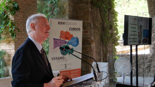 El Director Del Curso Enrique Moradiellos