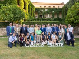 Foto De Familia Curso De Campus Yuste 40 Años Del Ingreso De España En La CEE