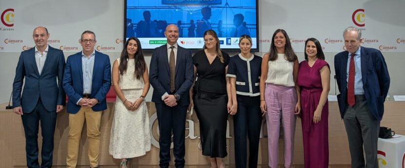 Foto De Grupo Presentación Informe GEM E Informe GUESSS el 8 de julio de 2025 en la Cámara de Comercio de Cáceres