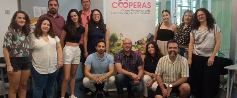 Grupo De Los Participantes De Las Ayudas Del Voluntariado Junto Con Personal De La Oficina Cooperas Y Representantes De ONG´s