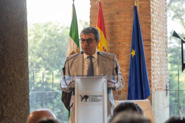 Jaime Rossell En El Curso De Campus Yuste 40 Años Del Ingreso De España En La CEE Que Dirige