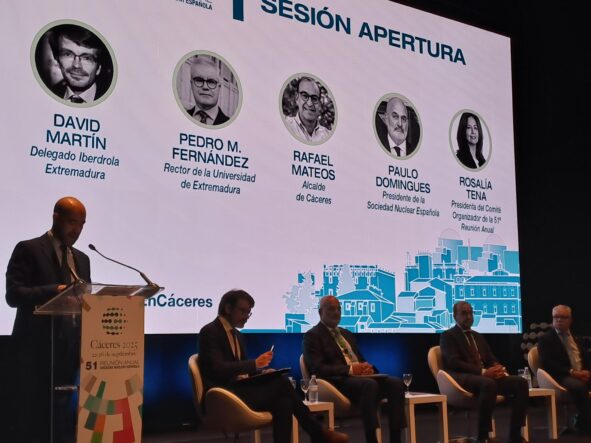 Mesa inaugural en la 51 Reunión Anual de la Sociedad de Energía Nuclear
