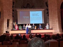 Distinción A Purificación Domínguez en el acto inaugural del 50 Aniversario de la Escuela Politécnica