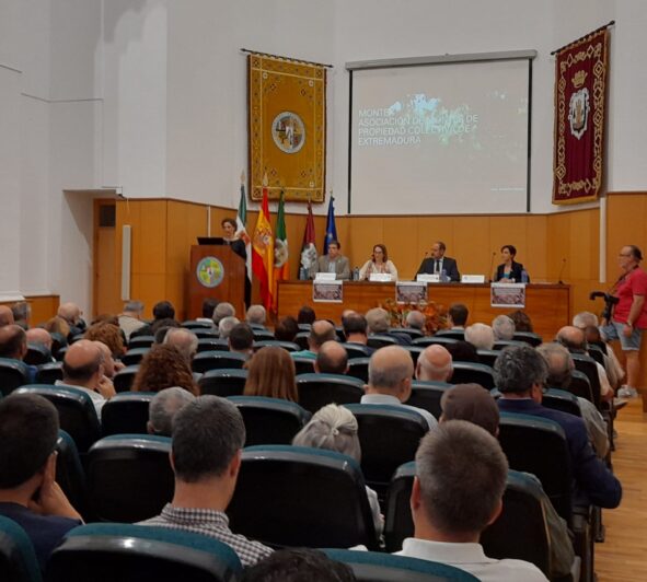 Acto de constitución de la Asociación de Montes de Propiedad Colectiva de Extremadura (MONTEX) en el Centro Universitario de Plasencia