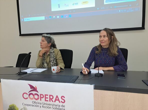Inauguración a cargo de Isabel Belloso, directora de la AEXCID y Silvia Román Suero, directora de la Oficina Universitaria de Cooperación y Acción Solidaria