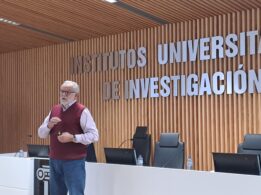 José Manuel Sánchez Guzmán Imparte La Conferencia Sobre Biodiversidad