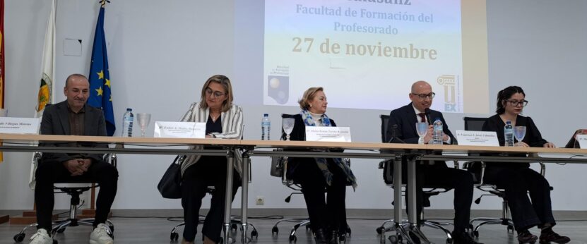 Mesa En El Acto Académico De La Festividad De San José De Calasanz En La Facultad De Formación Del Profesorado 2025