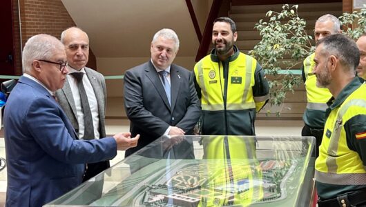 El rector de la UEx visita la Escuela de Tráfico de la Guardia Civil en Mérida para explorar nuev...