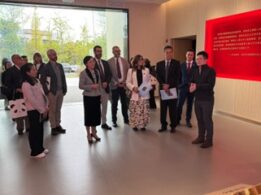 Visita La Museo De La Universidad De Educación De Chongqing