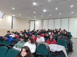 Estudiantes En El Seminario Mujer Y Baloncesto