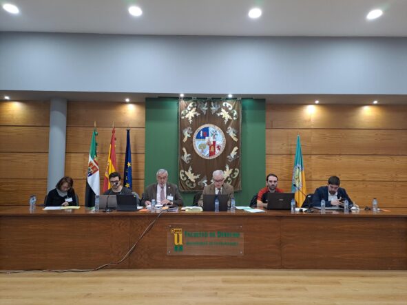 Mesa Del Claustro 10 De Diciembre De 2025