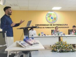 Mario Cerezo en la defensa de su tesis