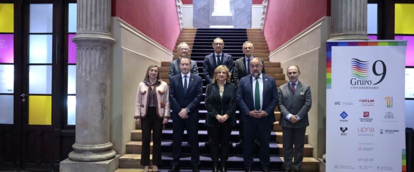Foto de grupo de la Asamblea General de Rectoras y Rectores que se ha celebrado en el Paraninfo de la Universidad de Zaragoza
